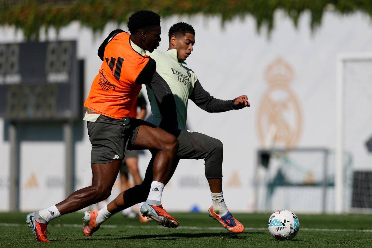 九游娱乐-关于里尔训练开放日，转会期刷新队史纪录引欢呼，西甲在即，身体对抗强度拉满的信息