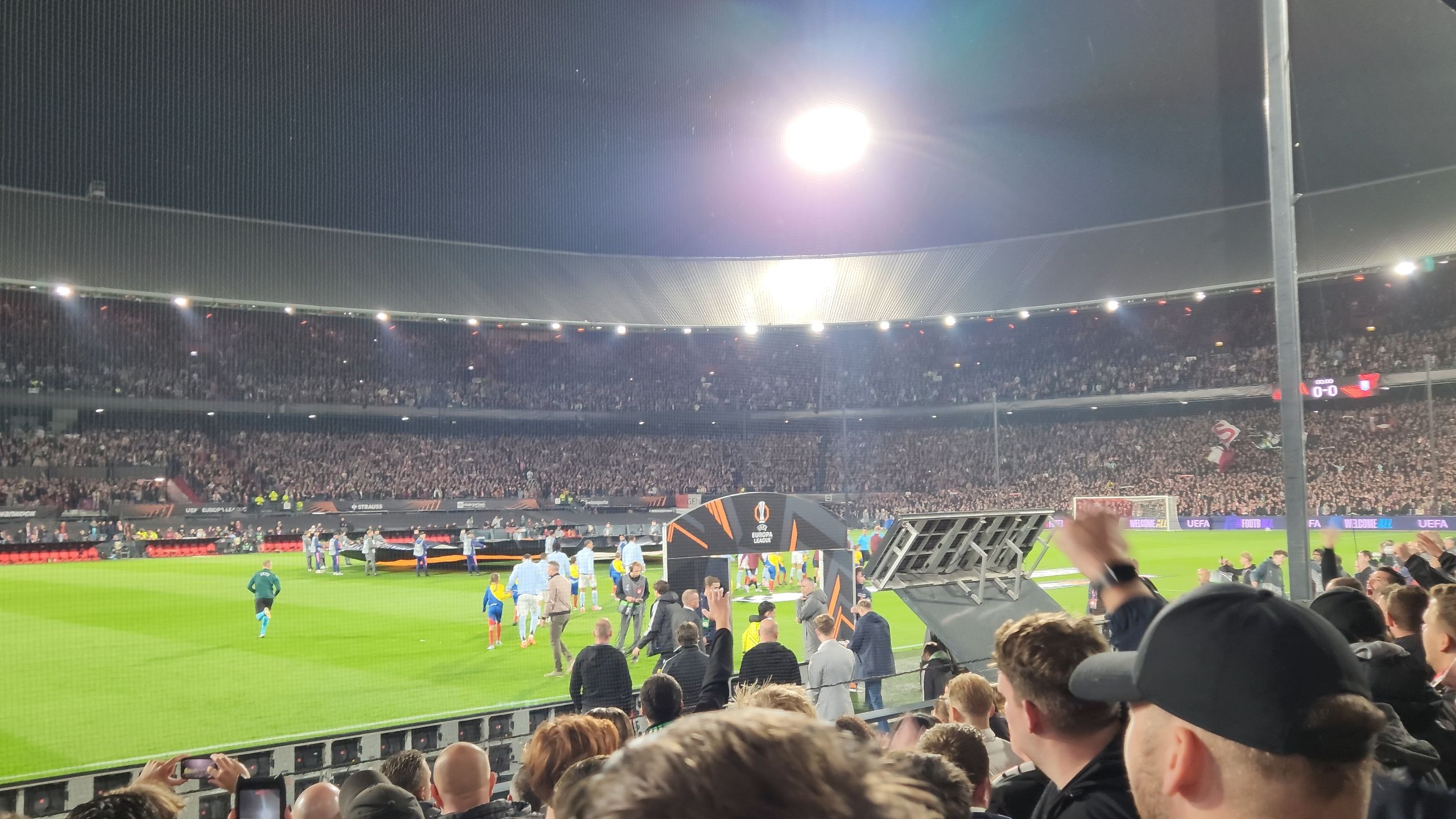 英雄联盟S15赛竞猜-关于欧联集结日再迎强敌；阿斯顿维拉单刀错失；主帅态度：气氛紧张；身体对抗强度拉满的信息