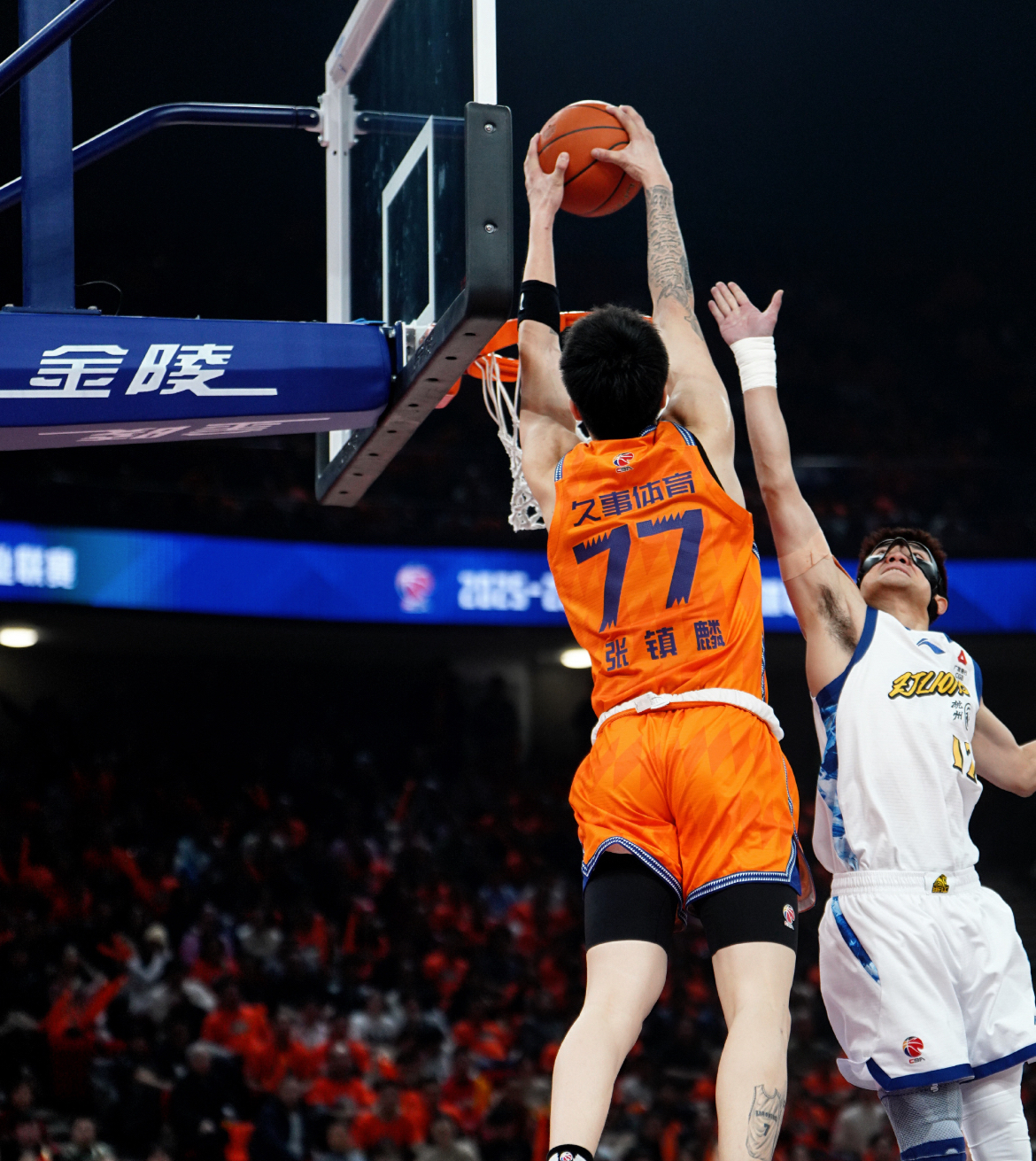 关于欧冠倒计时，犹他爵士今夜篮板制胜，细节引发关注，气氛紧张，年轻球员得到机会的信息